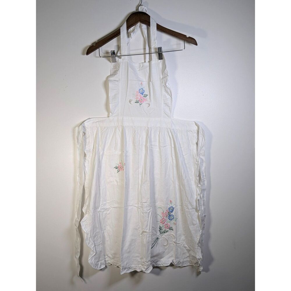 Vintage Embroidered Cottagecore Apron White Cotton Floral Ruffle New - Picture 2 of 9